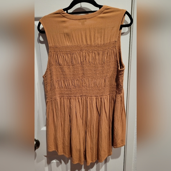 Torrid Women's Tan Sleeveless Top - Picture 4 of 4